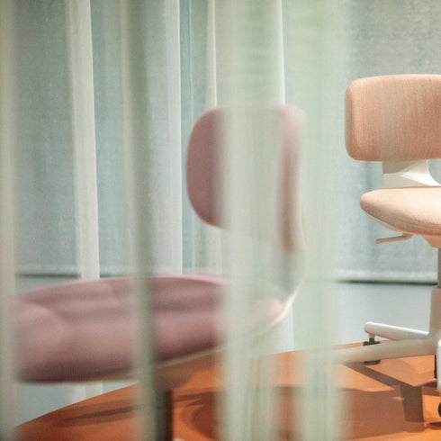 Rookie Swivel Office Chair / Soft Gray Base